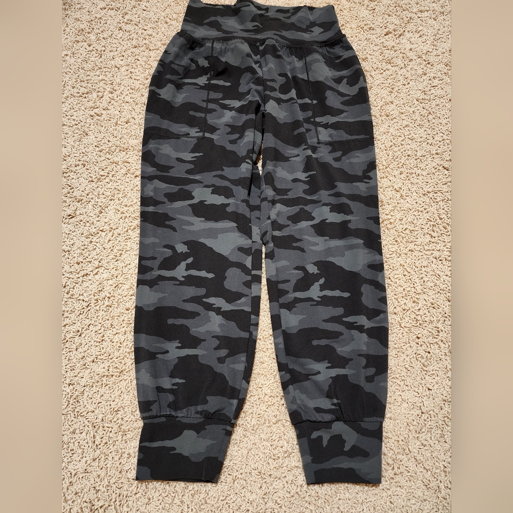 Athlete camo jogger